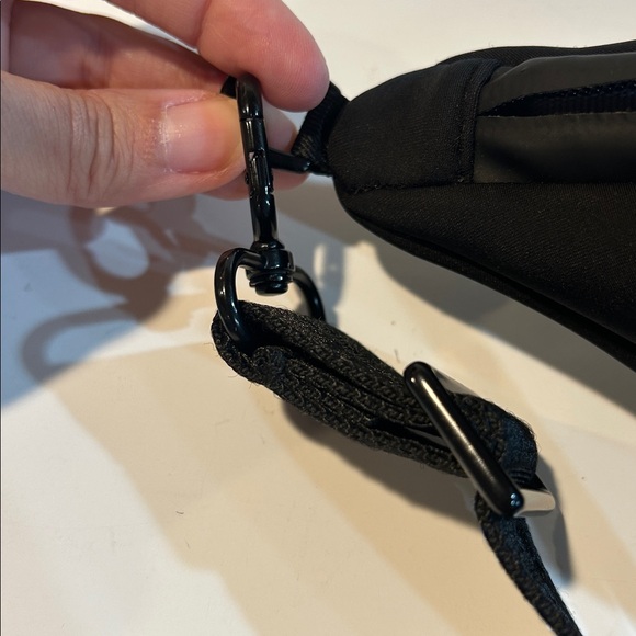 Thacker Salinas Sling Bag - Picture 12 of 15